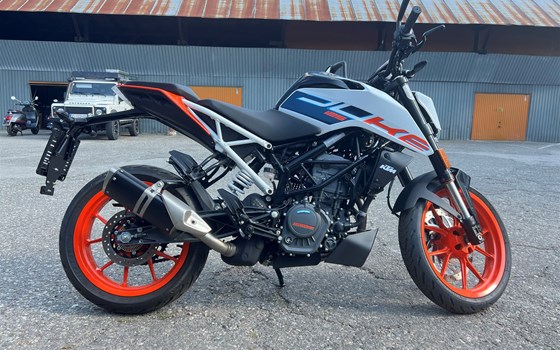 Gebrauchtmotorrad KTM 125 Duke - Bild 3 Gebrauchtmotorrad KTM 125 Duke - Bild 3