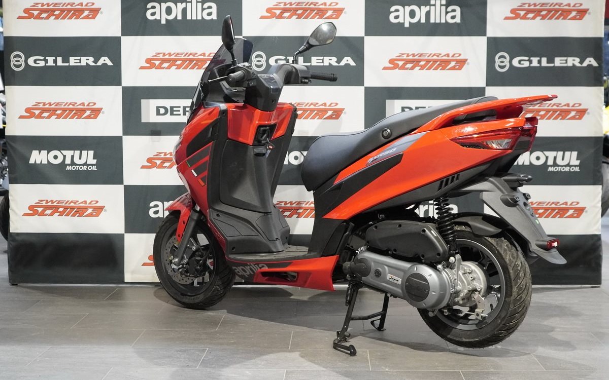 Zum Vergrößern bitte anklicken! Angebot Aprilia SXR 50