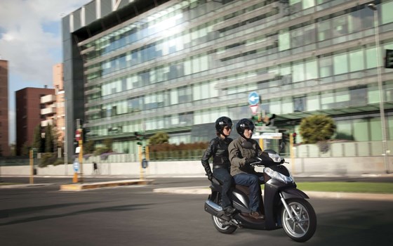 Gebrauchtmotorrad Honda SH300i - Bild 8