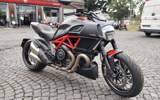 Gebrauchtmotorrad Ducati Diavel Carbon - Bild 1