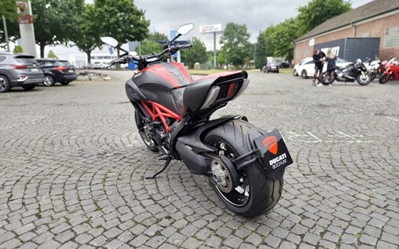 Gebrauchtmotorrad Ducati Diavel Carbon - Bild 5