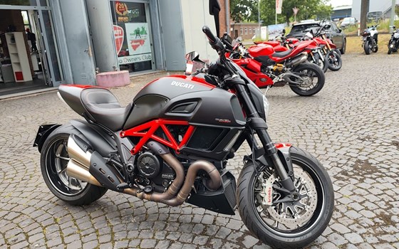 Gebrauchtmotorrad Ducati Diavel Carbon - Bild 6