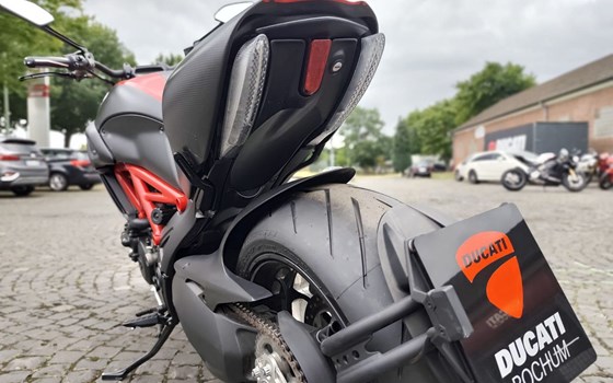 Gebrauchtmotorrad Ducati Diavel Carbon - Bild 7