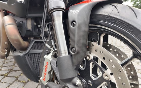 Gebrauchtmotorrad Ducati Diavel Carbon - Bild 9