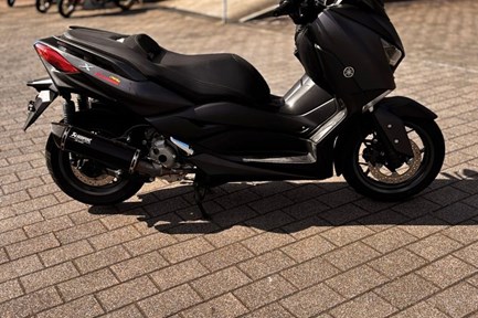 Yamaha XMAX 300