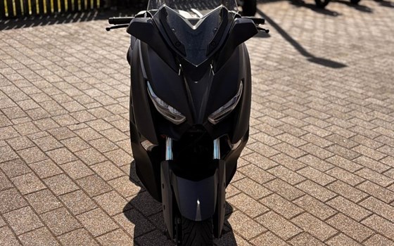 Gebrauchtmotorrad Yamaha XMAX 300 - Bild 2