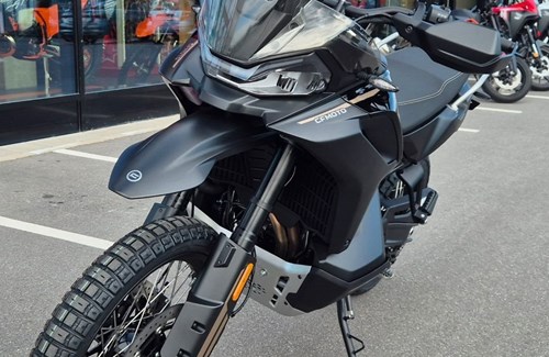 Neumotorrad CFMOTO 800MT-X