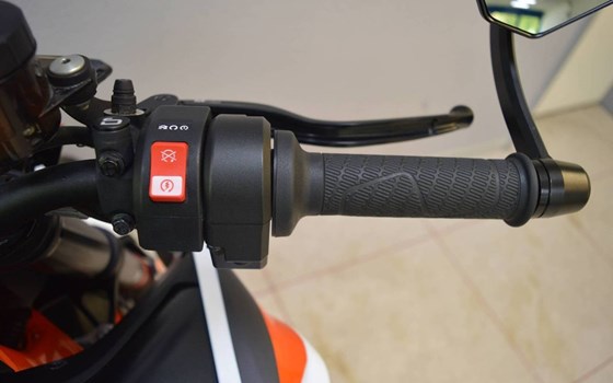 Gebrauchtmotorrad KTM 890 Duke R - Bild 13