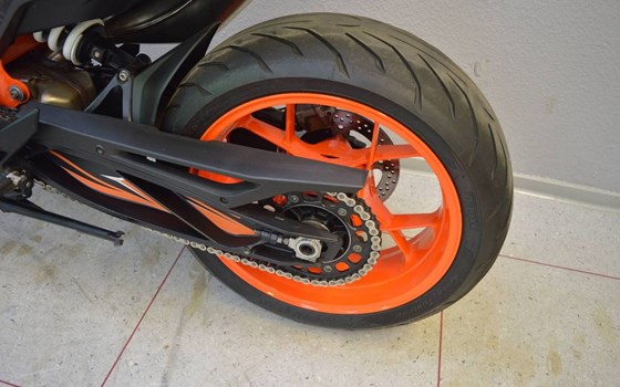 Gebrauchtmotorrad KTM 890 Duke R - Bild 7