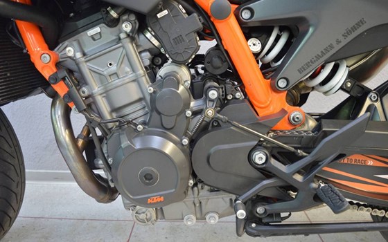 Gebrauchtmotorrad KTM 890 Duke R - Bild 8
