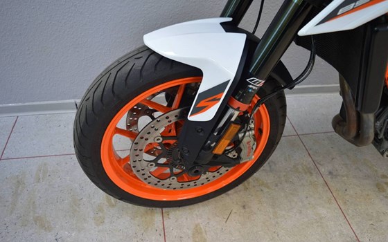 Gebrauchtmotorrad KTM 890 Duke R - Bild 9