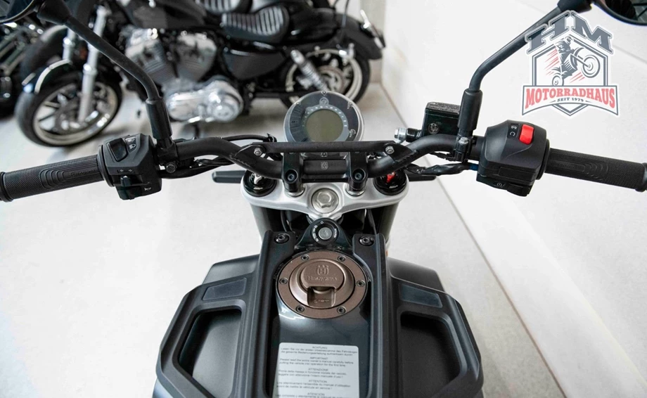 Angebot Husqvarna Svartpilen 401 Bild 5: Angebot Husqvarna Svartpilen 401