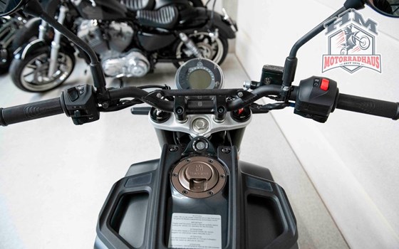 Gebrauchtmotorrad Husqvarna Svartpilen 401 - Bild 5