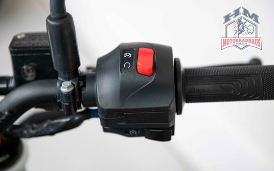 Gebrauchtmotorrad Husqvarna Svartpilen 401 - Bild 7