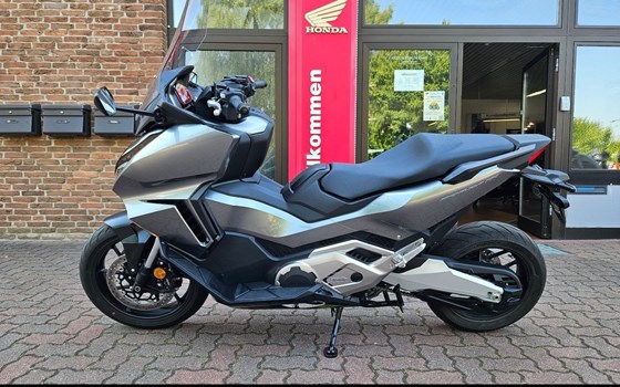 Gebrauchtmotorrad Honda Forza 750 - Bild 1