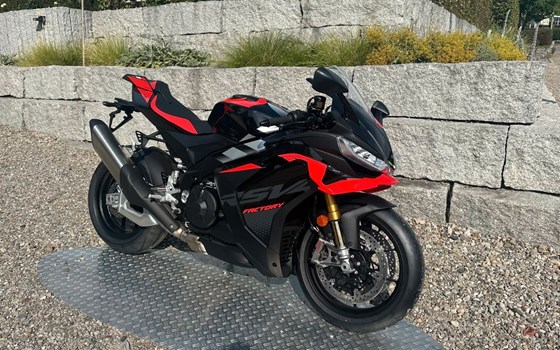 Neufahrzeug Aprilia RSV4 1100 Factory - Bild 1