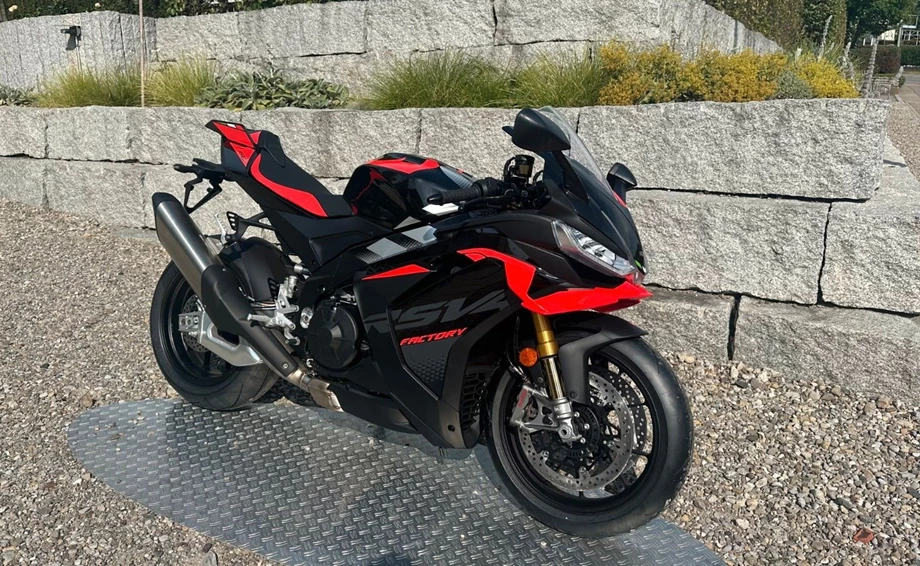 Angebot Aprilia RSV4 1100 Factory Bild 1: Angebot Aprilia RSV4 1100 Factory