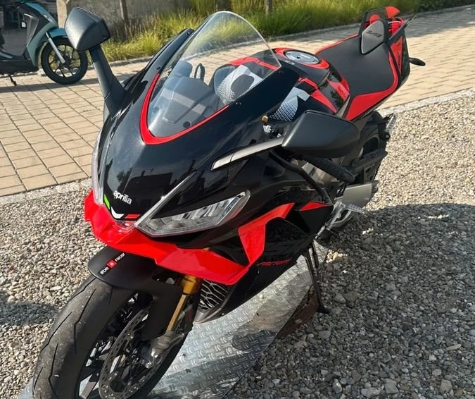 Angebot Aprilia RSV4 1100 Factory Bild 2: Angebot Aprilia RSV4 1100 Factory