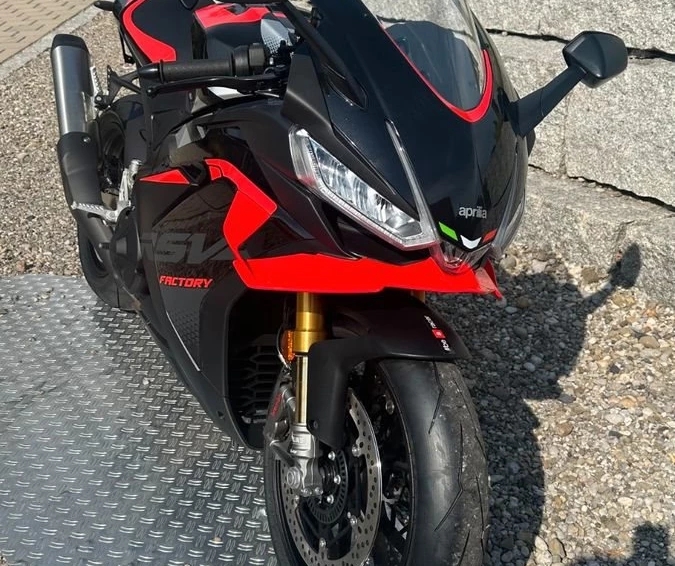 Angebot Aprilia RSV4 1100 Factory Bild 6: Angebot Aprilia RSV4 1100 Factory