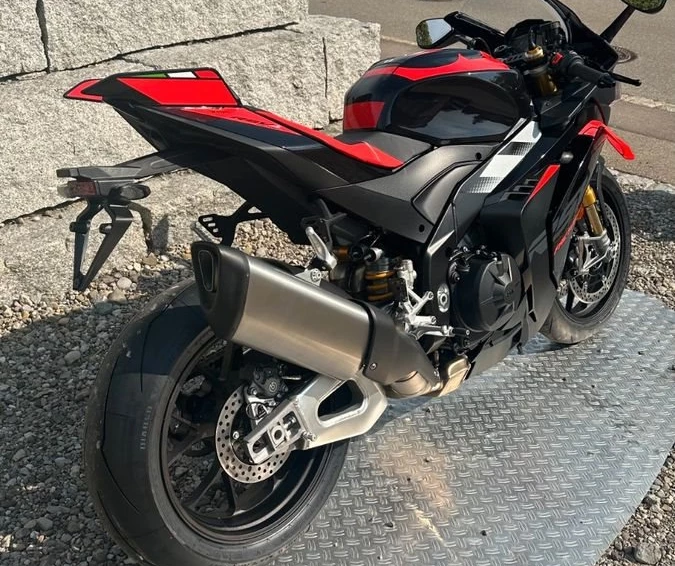 Angebot Aprilia RSV4 1100 Factory Bild 7: Angebot Aprilia RSV4 1100 Factory