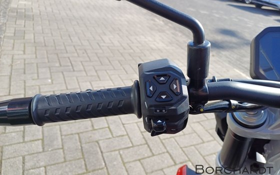 Neufahrzeug Aprilia Tuono 457 - Bild 11