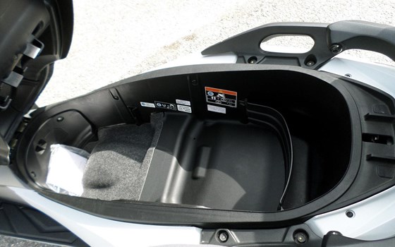 Gebrauchtmotorrad Honda Forza 300 - Bild 10