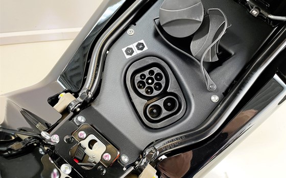 Neufahrzeug Energica EVA Ribelle RS - Bild 5