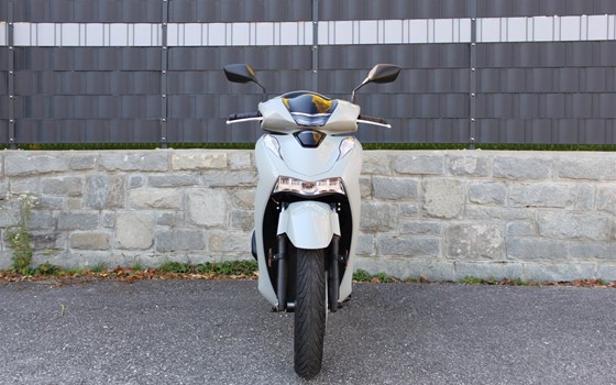 Neufahrzeug Honda SH150i - Bild 4 Neufahrzeug Honda SH150i - Bild 4