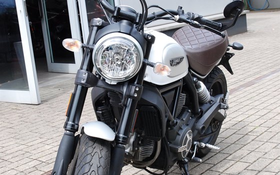 Gebrauchtmotorrad Ducati Scrambler Street Classic - Bild 12