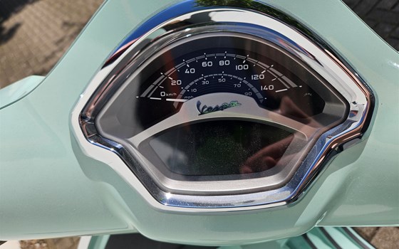 Neufahrzeug Vespa GTS 125 - Bild 10