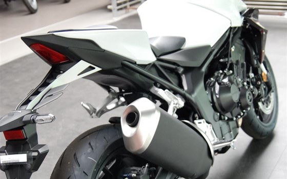 Gebrauchtmotorrad Honda CB1000 Hornet - Bild 22