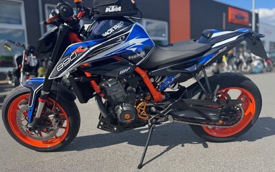 Gebrauchtmotorrad KTM 890 Duke R - Bild 2