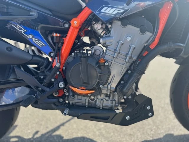 Angebot KTM 890 Duke R Bild 4: Angebot KTM 890 Duke R