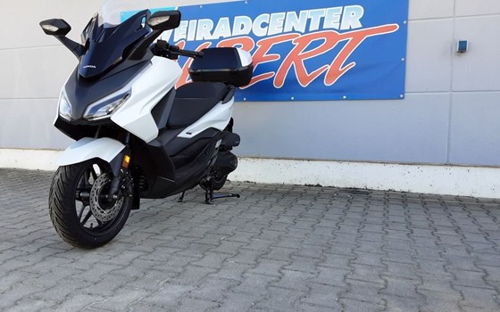 Gebrauchtmotorrad Honda Forza 350 - Bild 9