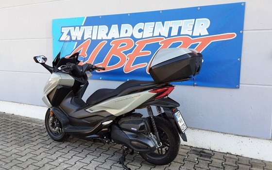 Gebrauchtmotorrad Honda Forza 350 - Bild 3