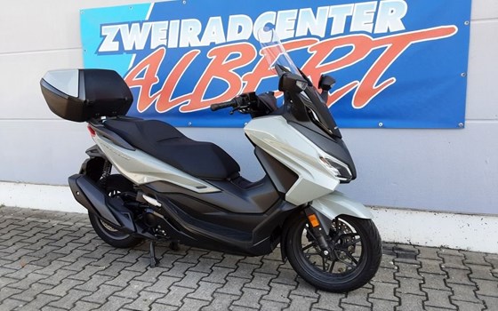 Gebrauchtmotorrad Honda Forza 350 - Bild 4