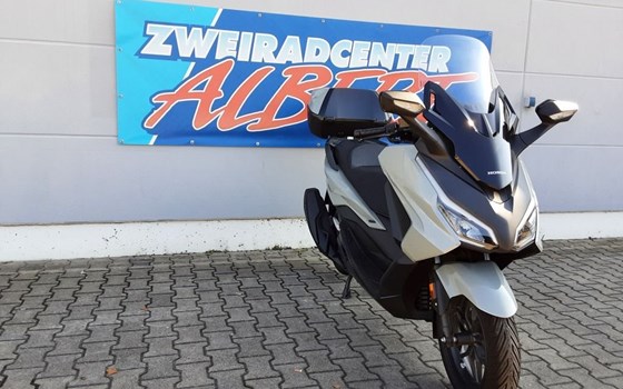 Gebrauchtmotorrad Honda Forza 350 - Bild 8