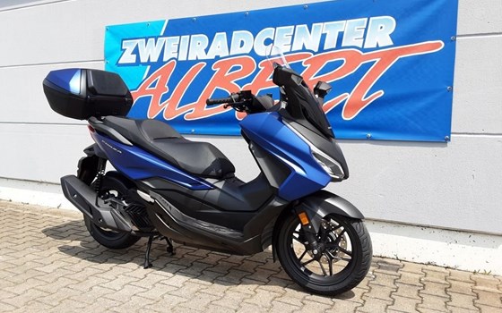 Gebrauchtmotorrad Honda Forza 125 - Bild 3