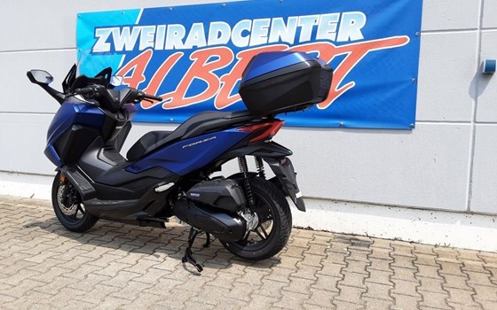Gebrauchtmotorrad Honda Forza 125 - Bild 9