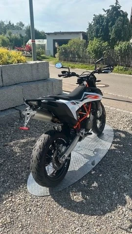 Angebot KTM 690 SMC R Bild 10: Angebot KTM 690 SMC R
