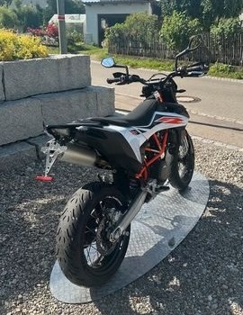 Gebrauchtmotorrad KTM 690 SMC R - Bild 10