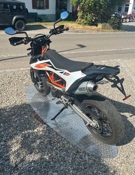Gebrauchtmotorrad KTM 690 SMC R - Bild 6