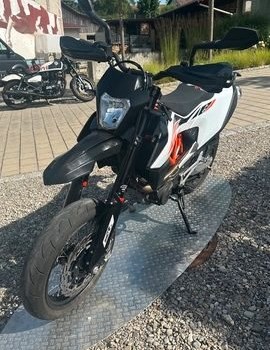 Gebrauchtmotorrad KTM 690 SMC R - Bild 7