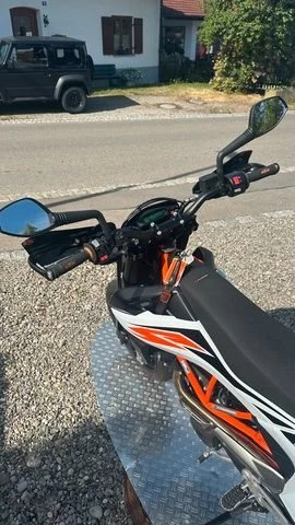 Angebot KTM 690 SMC R Bild 9: Angebot KTM 690 SMC R