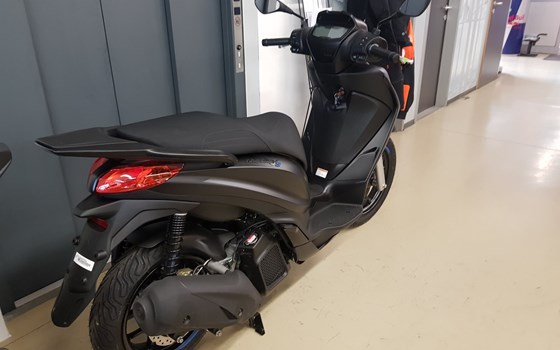 Gebrauchtmotorrad Piaggio Medley S 125 ie IGET - Bild 3 Gebrauchtmotorrad Piaggio Medley S 125 ie IGET - Bild 3
