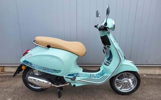 Neufahrzeug Vespa Primavera 125 Batik - Bild 1 Neufahrzeug Vespa Primavera 125 Batik - Bild 1