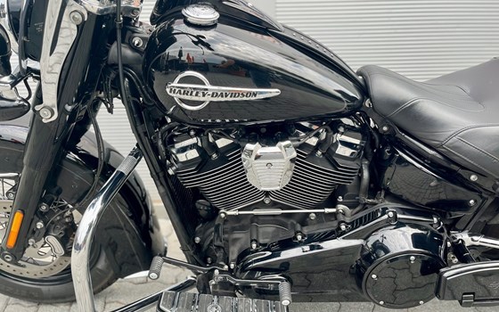 Gebrauchtmotorrad Harley-Davidson Softail Heritage Classic FLHC - Bild 3 Gebrauchtmotorrad Harley-Davidson Softail Heritage Classic FLHC - Bild 3