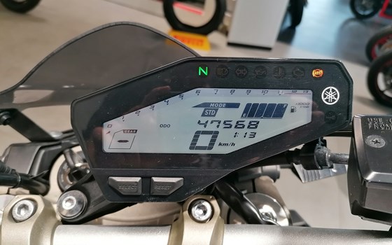 Gebrauchtmotorrad Yamaha MT-09 - Bild 6 Gebrauchtmotorrad Yamaha MT-09 - Bild 6