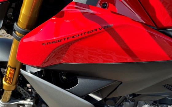 Neufahrzeug Ducati Streetfighter V2 S - Bild 4 Neufahrzeug Ducati Streetfighter V2 S - Bild 4