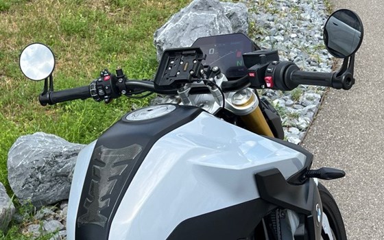 Motorrad Occasion BMW F 900 R - Bild 3